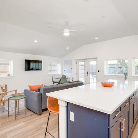 2 Kings Hot Tub Modern Cottage Hill Country Blanco Extérieur photo